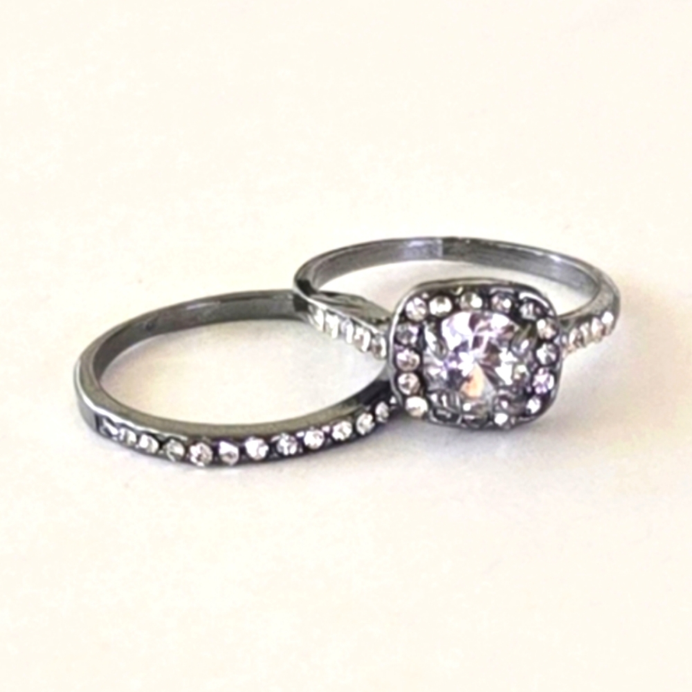 🖤 Black & White Ring Set